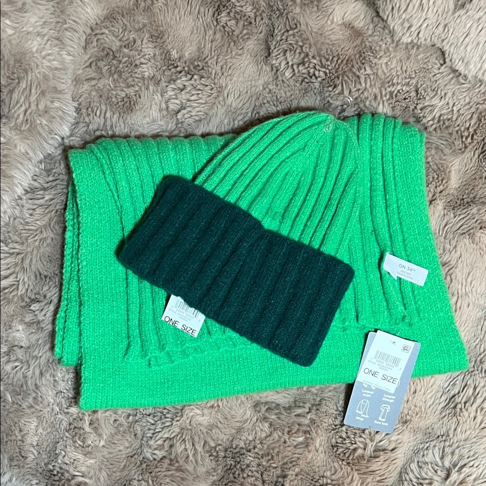 Green Ribbed Color-blocked Knit Hat and Scarf Set